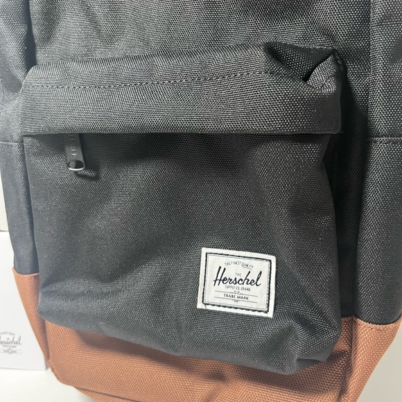 Herschel Supply Co. Heritage Crossbody Shoulder Bag - Picture 2 of 14